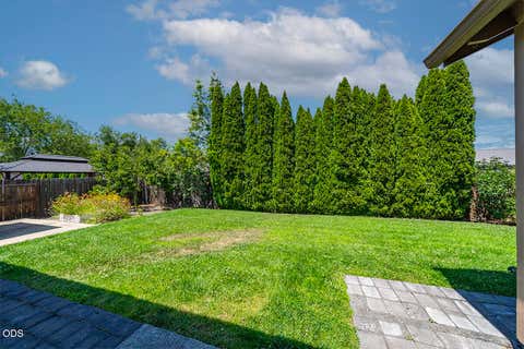 Tiny photo for 3437 Trent Avenue, White City, OR 97503 (MLS # 220226127)