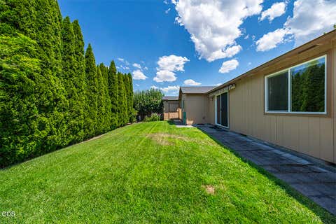 Tiny photo for 3437 Trent Avenue, White City, OR 97503 (MLS # 220226127)
