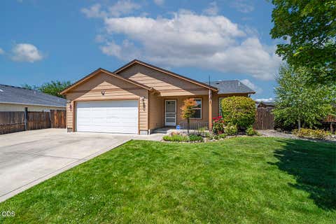 Photo of 3437 Trent Avenue, White City, OR 97503 (MLS # 220226127)