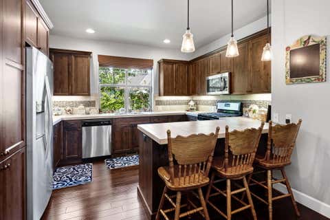 Tiny photo for 250 Split Rail Lane, Redmond, OR 97756 (MLS # 220224427)