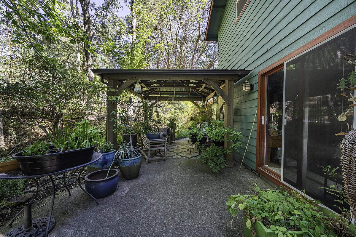 Whispering Pines Ranchos - Residential