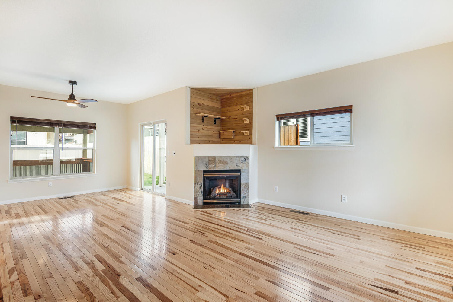 641 SE Glengarry Place