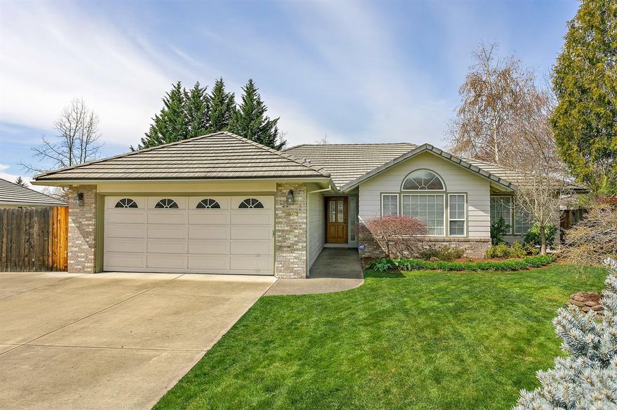 Lovely home located in highly desired East Medford neighborhood in a quiet cul-de-sac! Move in ready, single level 3 bedroom, 2 bath home is situated on a spacious & private .26acre lot w/RV parking. Newly refinished wood flooring greets you as you enter vaulted ceiling living room w/ gorgeous picture windows & formal dining room. Relax by the gas fireplace in family room w/slider to back patio, open to breakfast nook & kitchen. Spacious & updated kitchen offers granite counters, breakfast bar, gas range & stainless steel appliances. New carpeting throughout, new interior paint & new laminate in baths. Master bedroom retreat w/walk in closet, bath w/double vanity, tub & shower. 2 additional spacious bedrooms & updated bathroom. Backyard is a dream w/patio, lawn area, raised garden beds & plenty of privacy to enjoy the outdoors. Plus a storage building w/electrical makes a great art studio or office! You'll love this beautiful home & the quiet cul-de-sac location too!