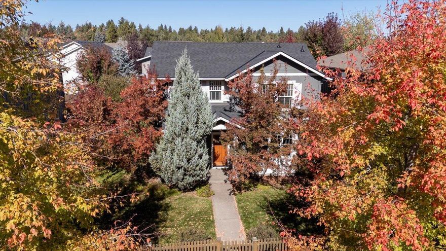 You'll love this charming 3-bedroom, 2.5-bath home in the peaceful Stonehaven neighborhood. With 1,647 sq. ft. of comfortable living space, it features white cabinets, quartz countertops, and refinished grey hardwood floors, and new roof in 2025. The open layout feels bright and inviting — perfect for relaxing or entertaining. Located close to schools, parks, Bend Golf & Country Club, and the exciting new 37-acre Alpenglow Community Park.