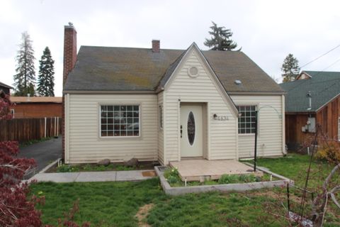 Photo of 4634 Crosby Avenue, Klamath Falls, OR 97603 (MLS # 220219294)