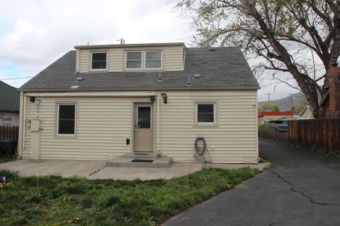 Tiny photo for 4634 Crosby Avenue, Klamath Falls, OR 97603 (MLS # 220219294)