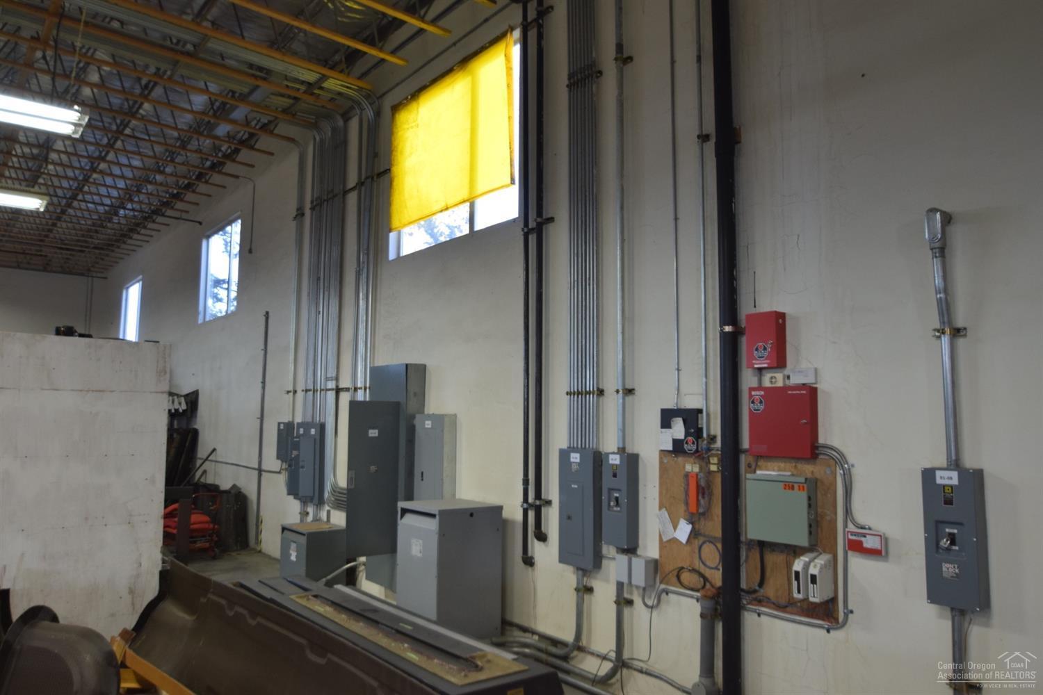 CLAR - Commercial Sale