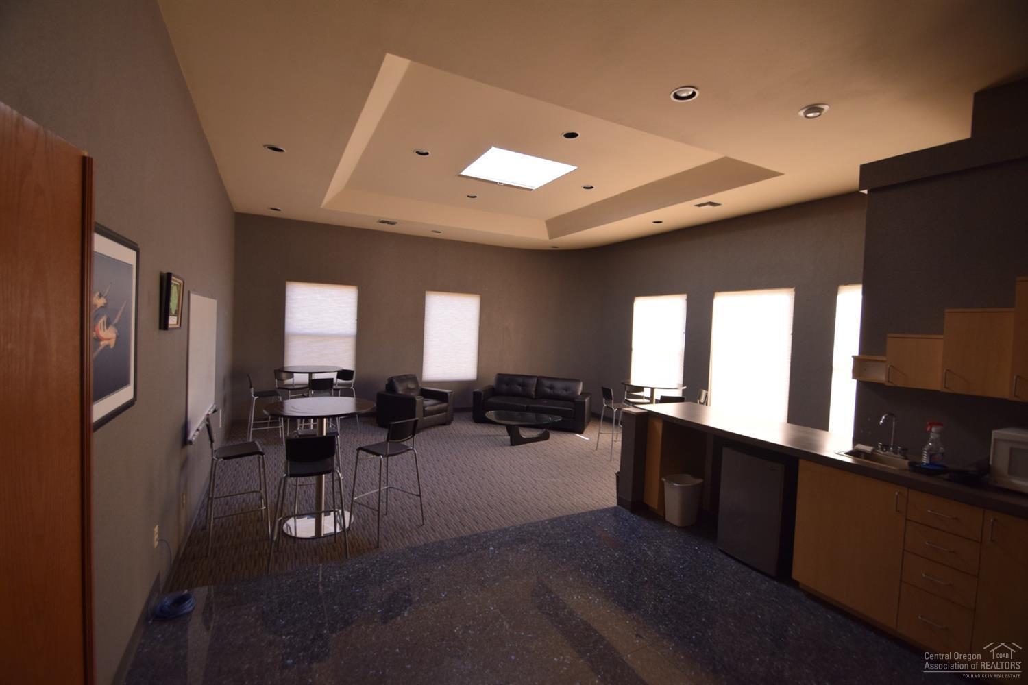 CLAR - Commercial Sale