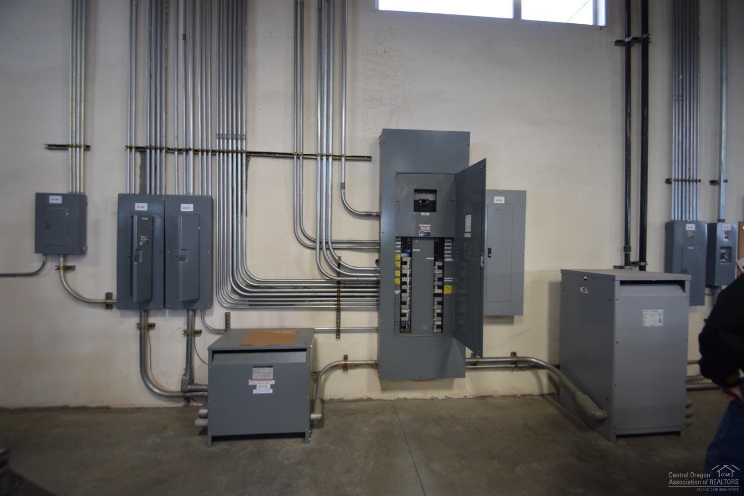 CLAR - Commercial Sale