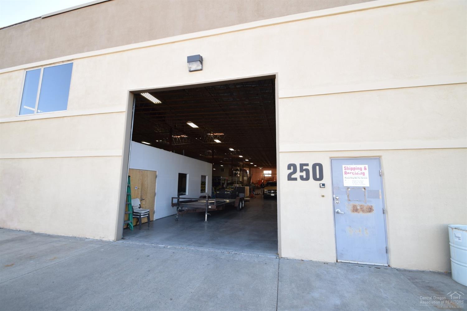 CLAR - Commercial Sale