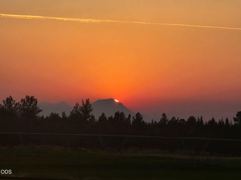 Tiny photo for 24605 Dodds Road, Bend, OR 97701 (MLS # 220223883)