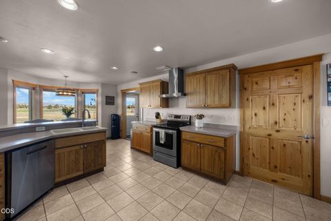 Tiny photo for 24605 Dodds Road, Bend, OR 97701 (MLS # 220223883)