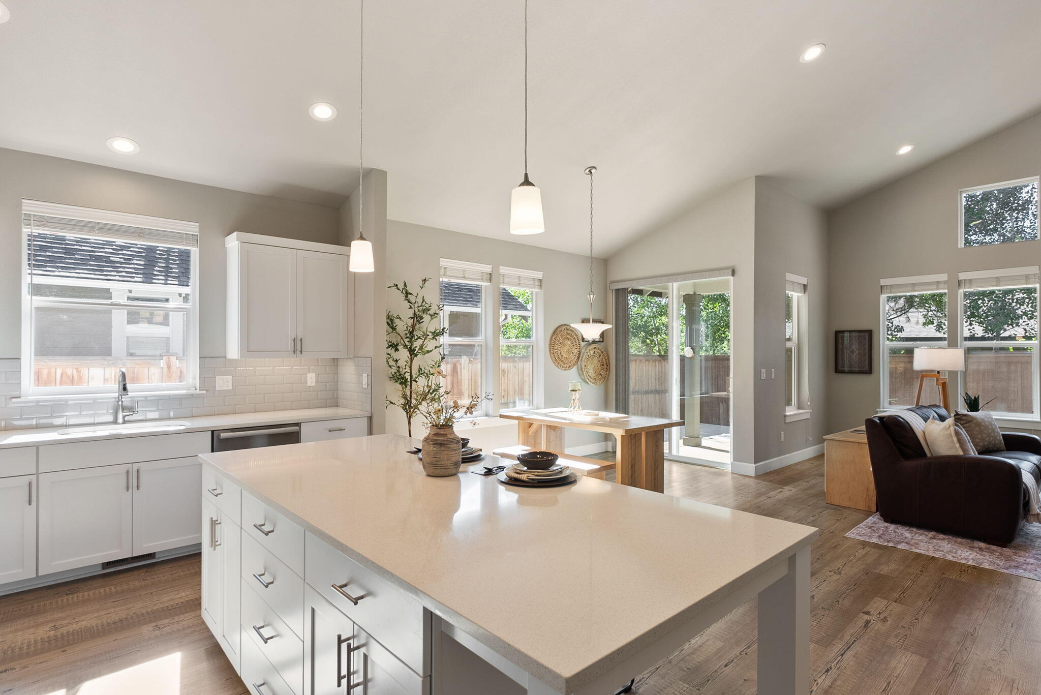 SaddleStone - Residential