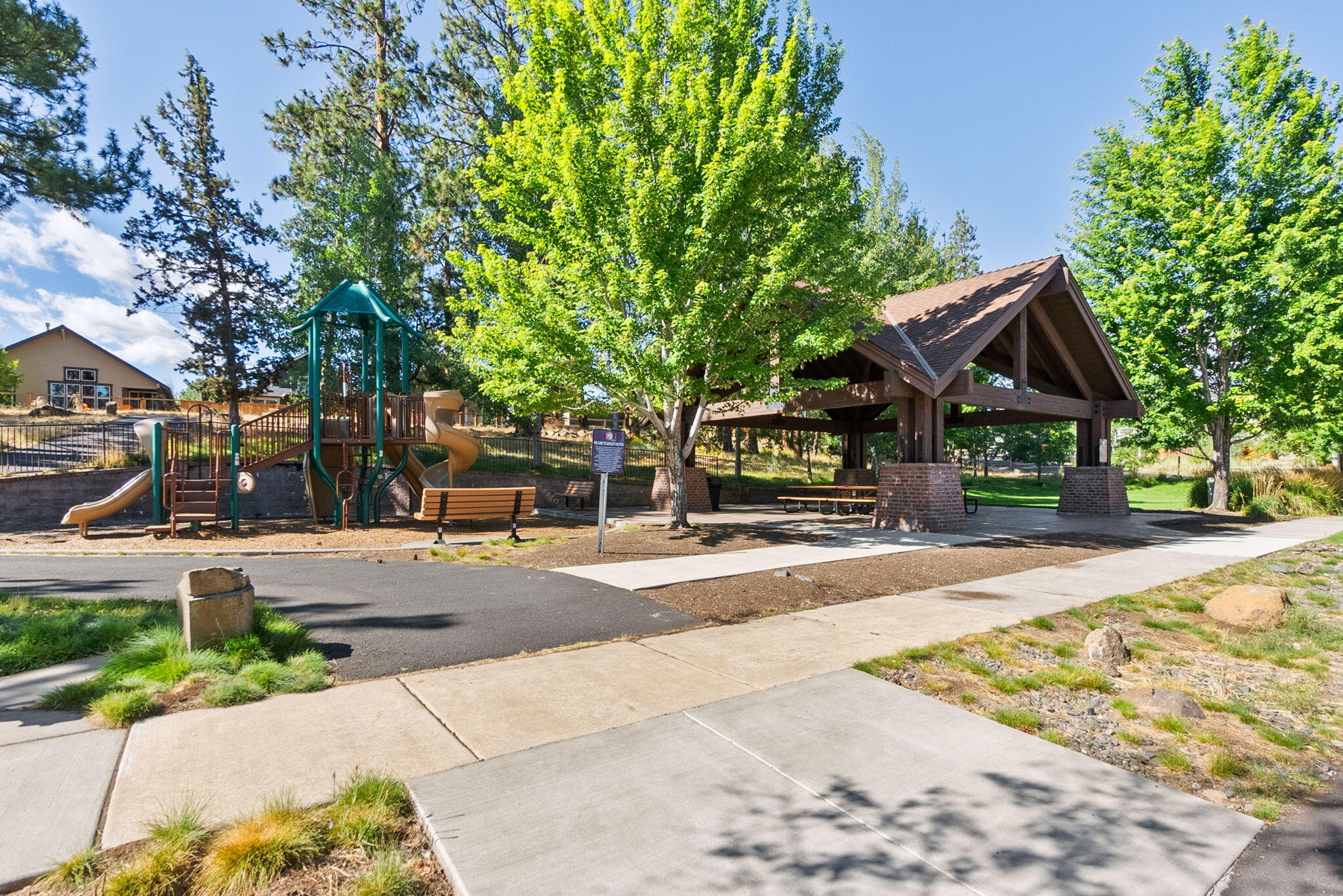 SaddleStone - Residential