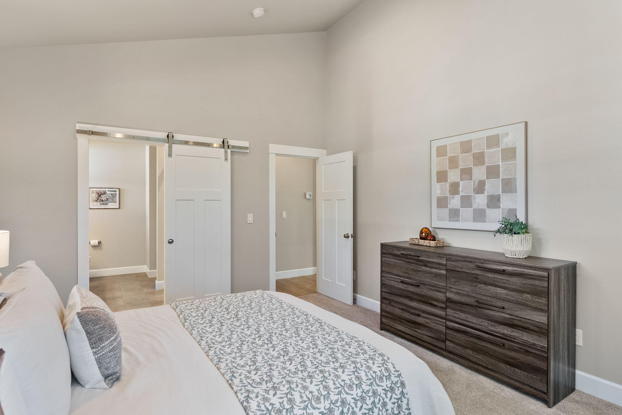 SaddleStone - Residential