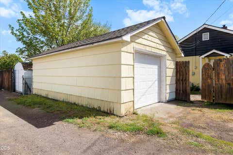 Tiny photo for 655 SW 12th Street, Redmond, OR 97756 (MLS # 220227210)