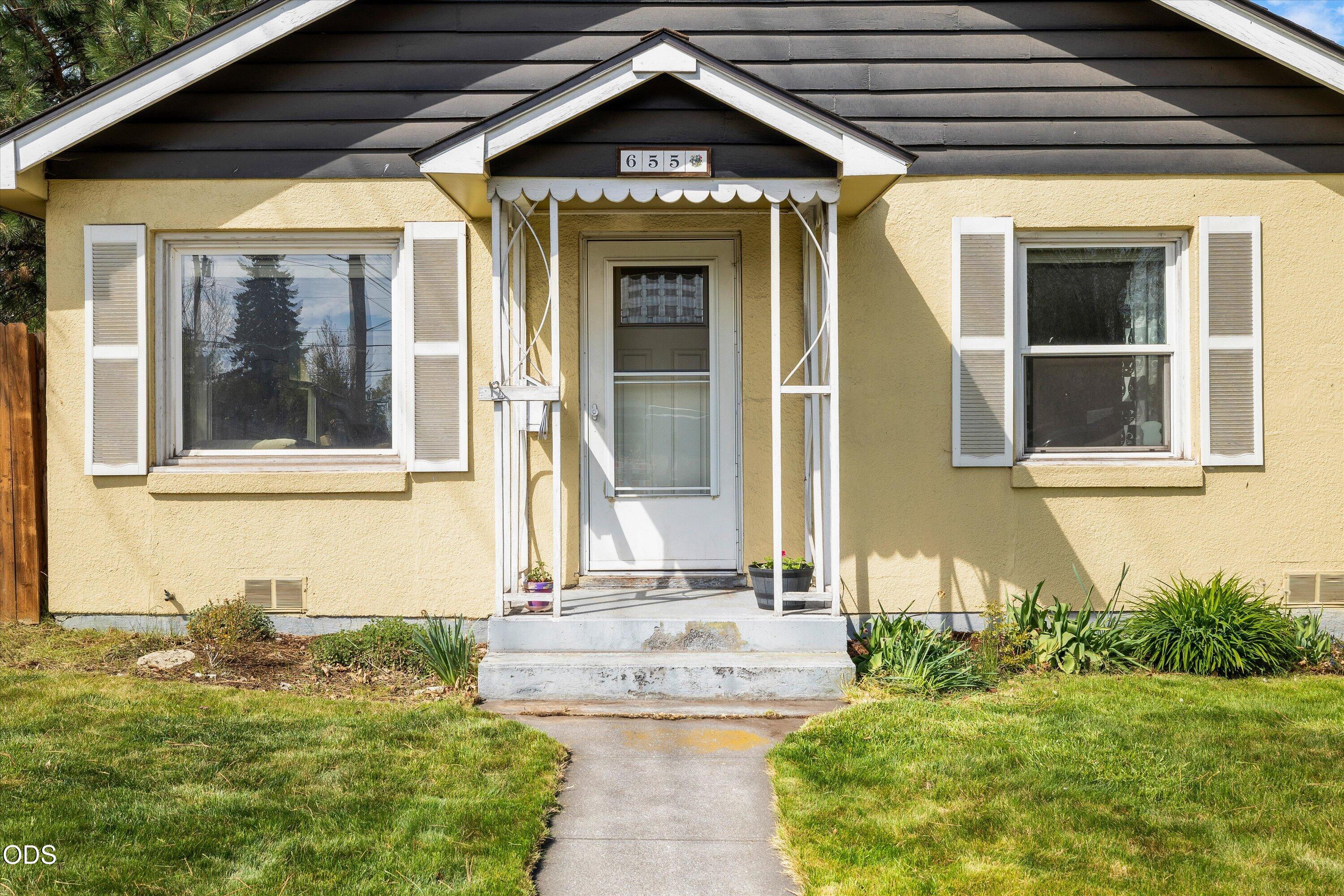 655 SW 12th Street