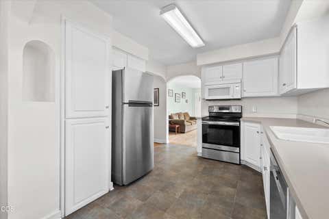 Tiny photo for 655 SW 12th Street, Redmond, OR 97756 (MLS # 220227210)