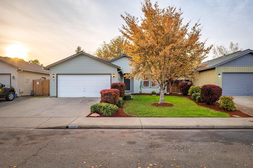 Come and see this pleasantly updated home tucked into the Lower River Meadows subdivision of SW Grants Pass. Enjoy this cozy 3 bed 2 bath home in a culdesac within walking distance to Reinhart Park and only minutes to downtown.  This 1200 sqft home built in 1994 has a long list of maintenance and upgrades to include: All brand-new stainless steel kitchen appliances including upgraded gas range, new bathroom vanities, Interior paint in 2022, Entire new HVAC system in 2022, Roof replacement in 2015, Exterior paint in 2021, all new lighting fixtures and brand new tile to the kitchen as well as the bathrooms.  Move-In ready and easy to show! Make an appointment today!