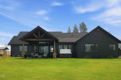 Tiny photo for 70041 Annies Drive, Sisters, OR 97759 (MLS # 220225665)