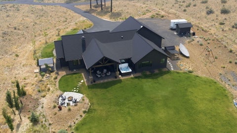 Tiny photo for 70041 Annies Drive, Sisters, OR 97759 (MLS # 220225665)