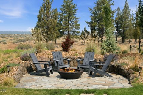 Tiny photo for 70041 Annies Drive, Sisters, OR 97759 (MLS # 220225665)