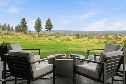 Tiny photo for 70041 Annies Drive, Sisters, OR 97759 (MLS # 220225665)