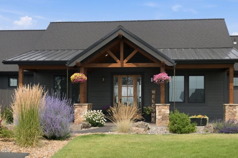 Tiny photo for 70041 Annies Drive, Sisters, OR 97759 (MLS # 220225665)