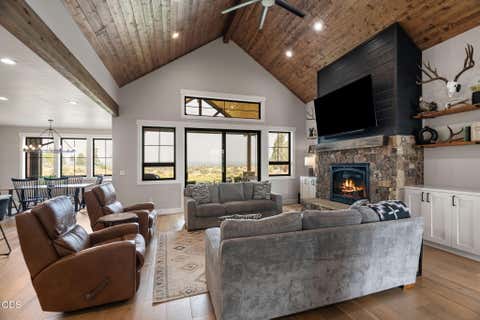 Tiny photo for 70041 Annies Drive, Sisters, OR 97759 (MLS # 220225665)