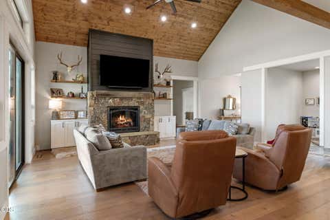 Tiny photo for 70041 Annies Drive, Sisters, OR 97759 (MLS # 220225665)