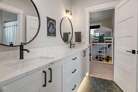 Tiny photo for 70041 Annies Drive, Sisters, OR 97759 (MLS # 220225665)
