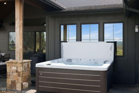 Tiny photo for 70041 Annies Drive, Sisters, OR 97759 (MLS # 220225665)