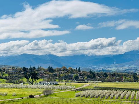 Tiny photo for 3691 Camina Drive, Medford, OR 97504 (MLS # 220212792)