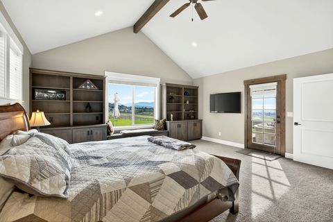 Tiny photo for 3691 Camina Drive, Medford, OR 97504 (MLS # 220212792)