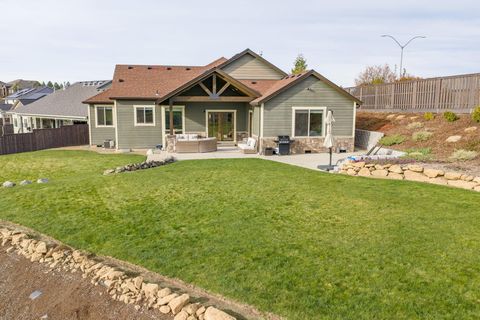 Tiny photo for 3691 Camina Drive, Medford, OR 97504 (MLS # 220212792)