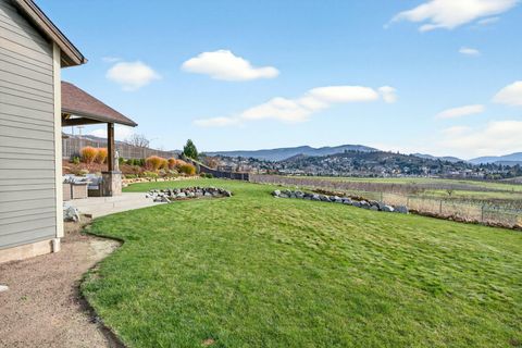 Tiny photo for 3691 Camina Drive, Medford, OR 97504 (MLS # 220212792)