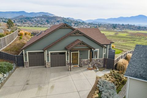 Tiny photo for 3691 Camina Drive, Medford, OR 97504 (MLS # 220212792)