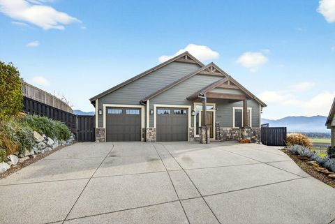 Tiny photo for 3691 Camina Drive, Medford, OR 97504 (MLS # 220212792)