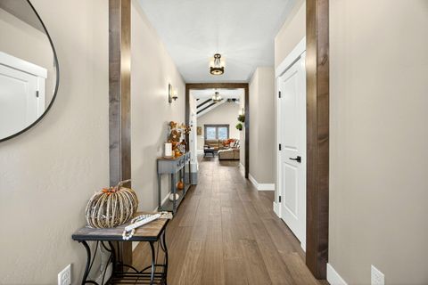 Tiny photo for 3691 Camina Drive, Medford, OR 97504 (MLS # 220212792)