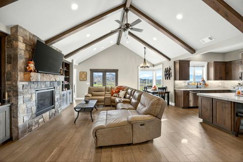 Tiny photo for 3691 Camina Drive, Medford, OR 97504 (MLS # 220212792)