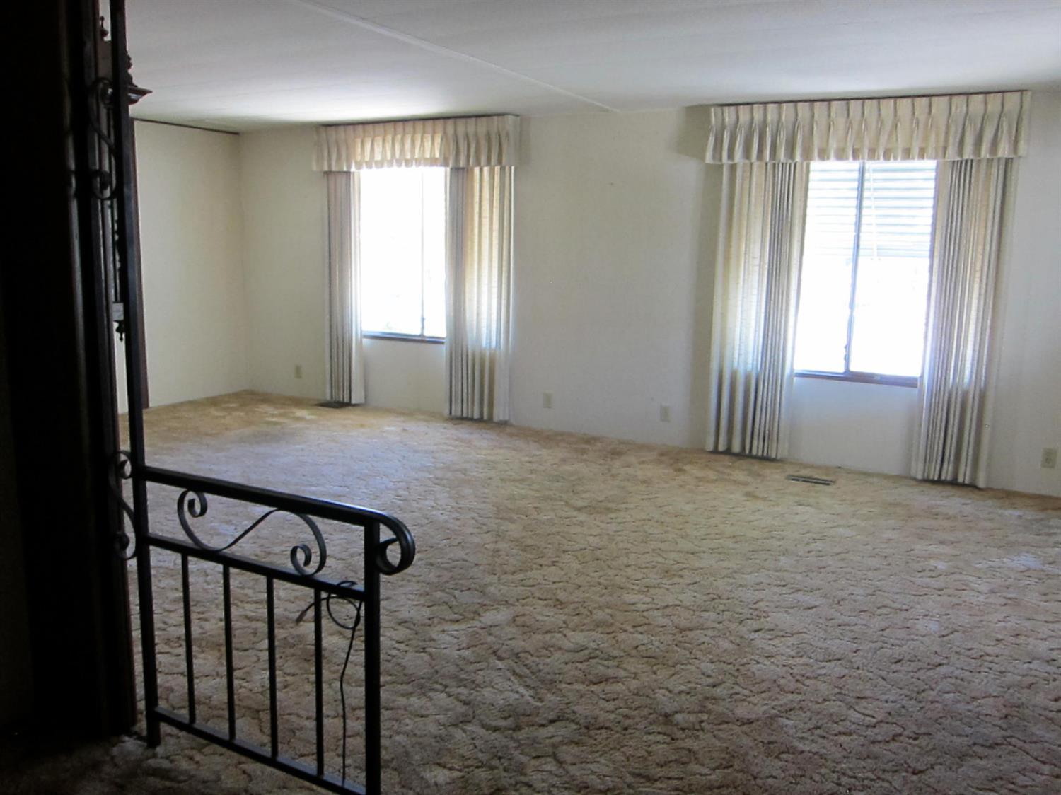 Rogue Lea Estates - Residential