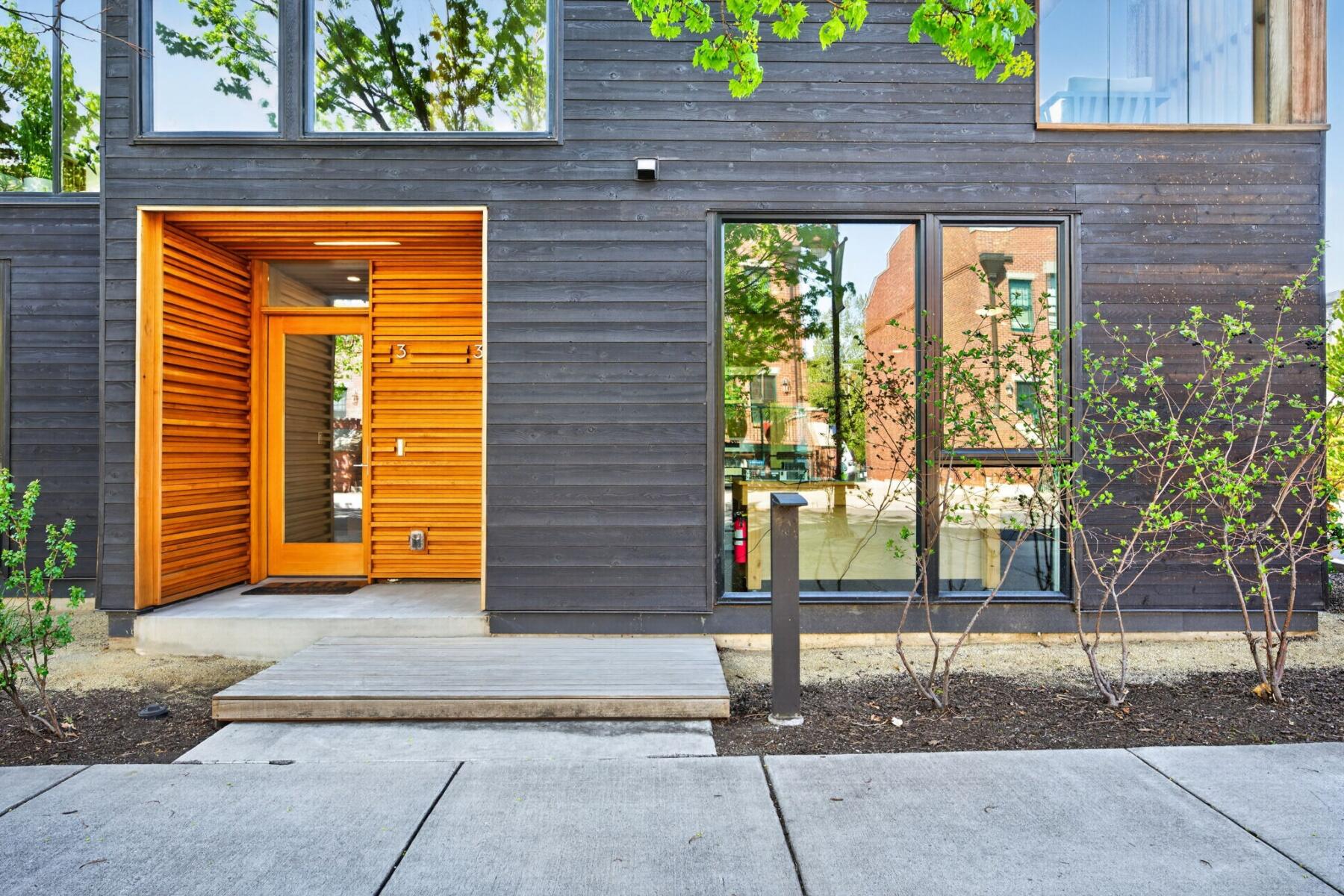 55 SW Wall Street UNIT 3 & 3A