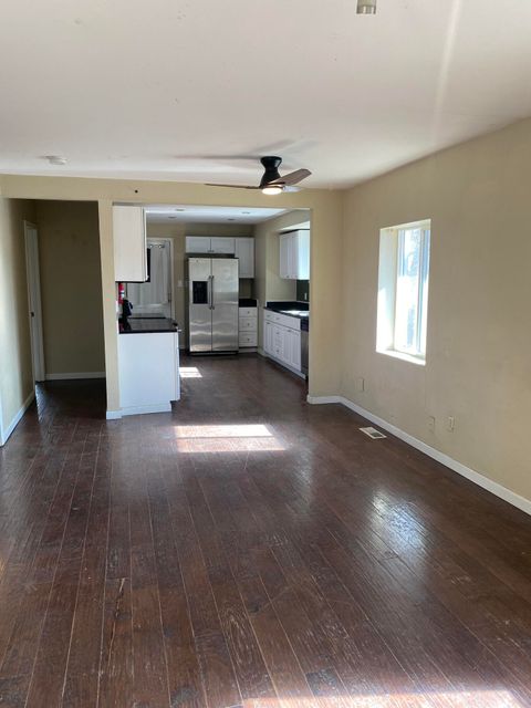 Tiny photo for 1527 Wilford Avenue, Klamath Falls, OR 97601 (MLS # 220215428)