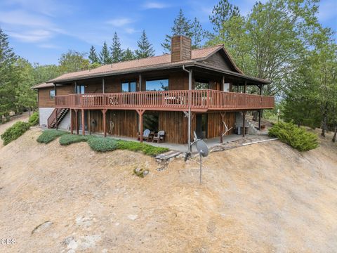 Tiny photo for 700 Cienaga Lane, Grants Pass, OR 97526 (MLS # 220224038)