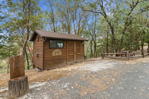 Tiny photo for 700 Cienaga Lane, Grants Pass, OR 97526 (MLS # 220224038)