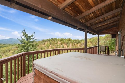 Tiny photo for 700 Cienaga Lane, Grants Pass, OR 97526 (MLS # 220224038)