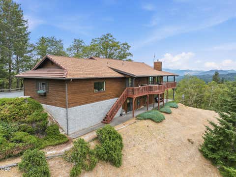 Tiny photo for 700 Cienaga Lane, Grants Pass, OR 97526 (MLS # 220224038)