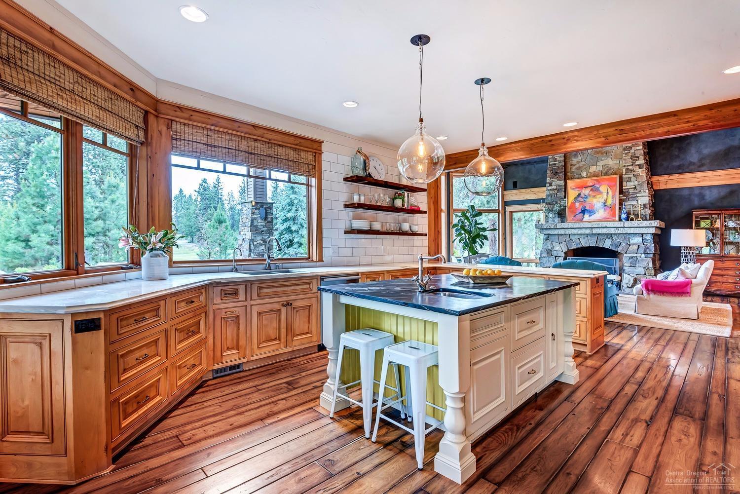 Broken Top - Residential