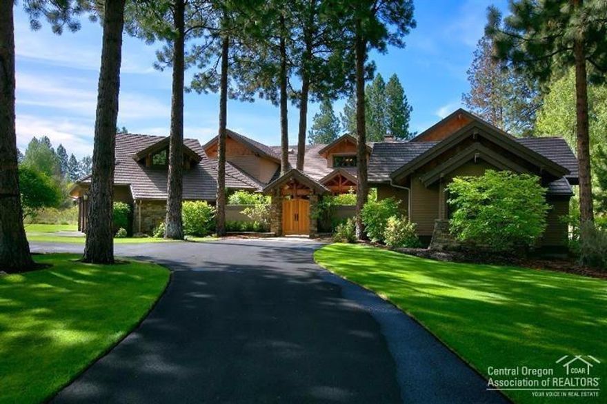 This sophisticated home boasts walls of windows overlooking the 15th green in Broken Top. The well-considered floor plan offers a variety of living spaces and is ideal for entertaining. Exceptional quality from structure to finishes. Chef's kitchen leads to spacious backyard paver patio with gas fire pit. The 5,955 sf home sits on 1.27 acres and offers 4 bedrooms, 4.5 baths & the 780 sf Casita feature a living room, bedroom, office and full bath. This is truly the home you have been waiting for.