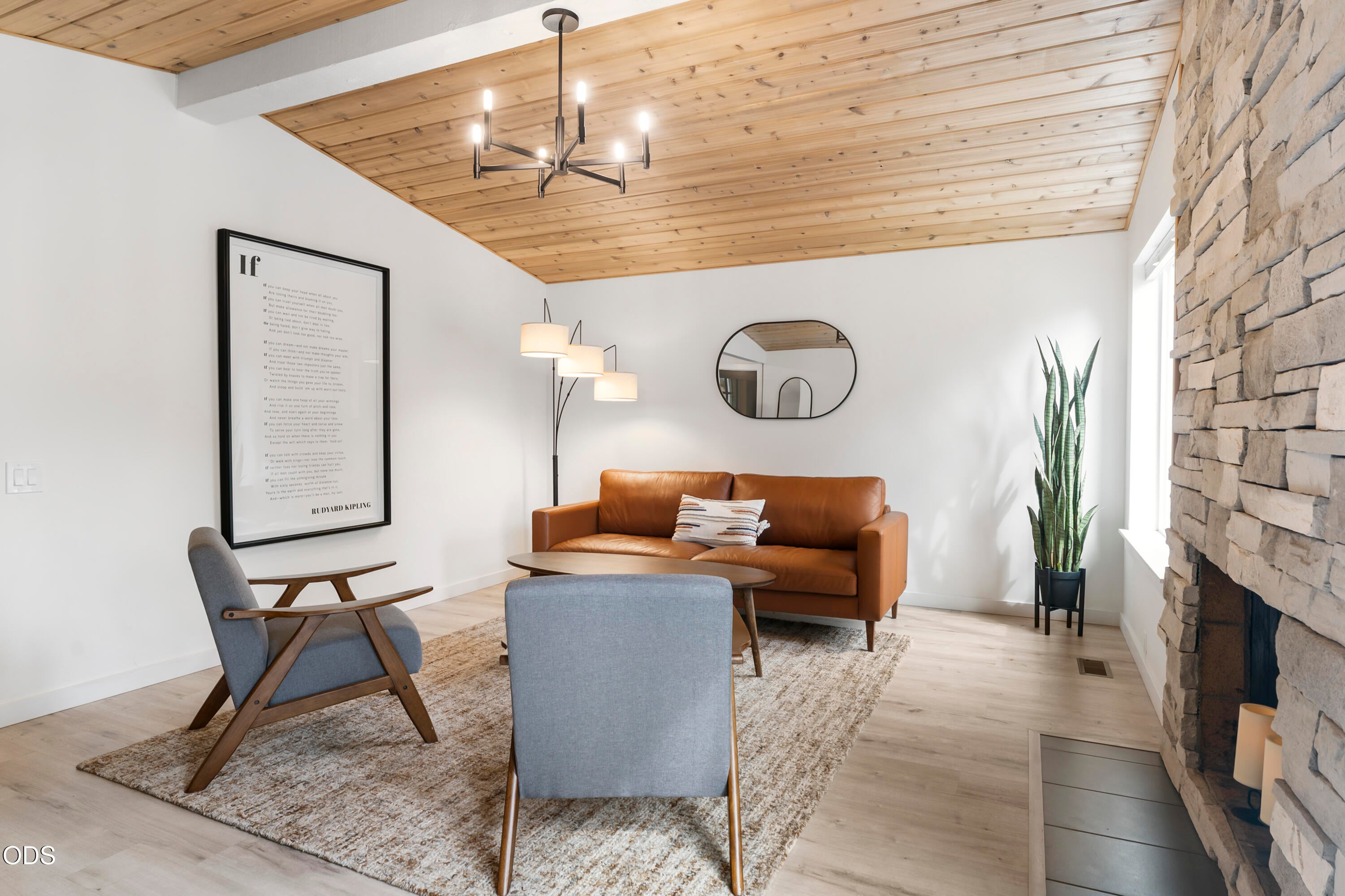 61573 Twin Lakes Loop